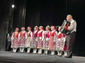 15 читалища участваха със своите певчески и танцови групи в традиционните “Пролетни игри и песни” в Силистра