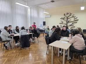 Десетокласниците от СУ „Н. Й. Вапцаров” в Силистра участваха в куиз, проведен в Силистренската библиотека