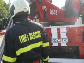 Три пожара и паднало дърво през почивните дни в Силистренско